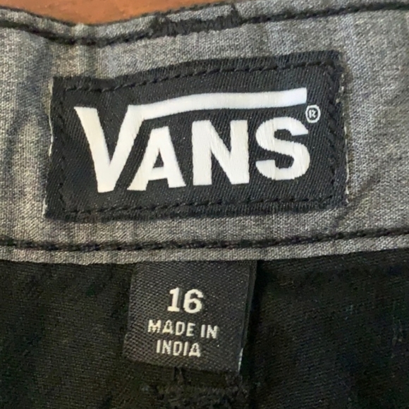 !Sale! NWOT Vans Shorts - Picture 3 of 5